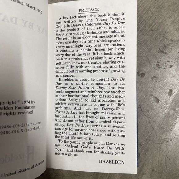 DAY BY DAY By Hazelden - Hardcover 1982 AA Recovery one day at a time - Picture 5 of 6